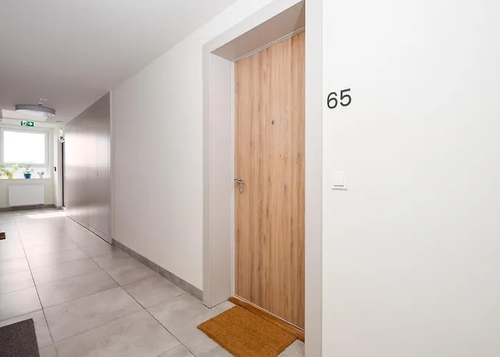 Apartment Metro Natolin 10th Floor By Bookinghost