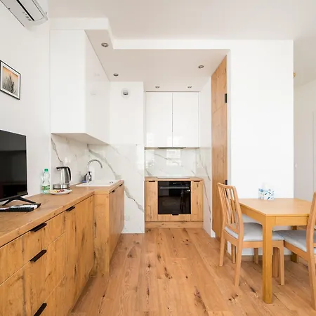 Metro Natolin 10th Floor By Bookinghost Appartement *