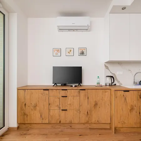 Metro Natolin 10th Floor By Bookinghost Warschau