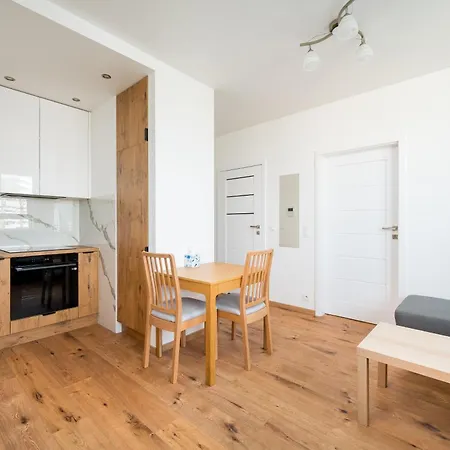 Appartement Metro Natolin 10th Floor By Bookinghost