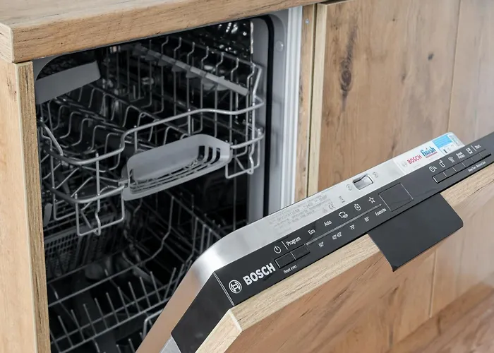 Metro Natolin 10th Floor By Bookinghost شقة وارسو